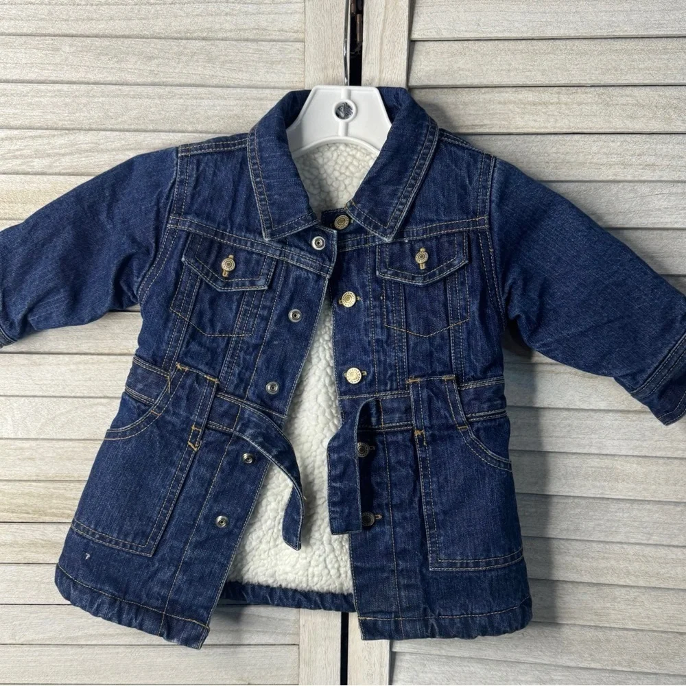 Old Navy denim Coat. Size 6-12. months. Great Condition